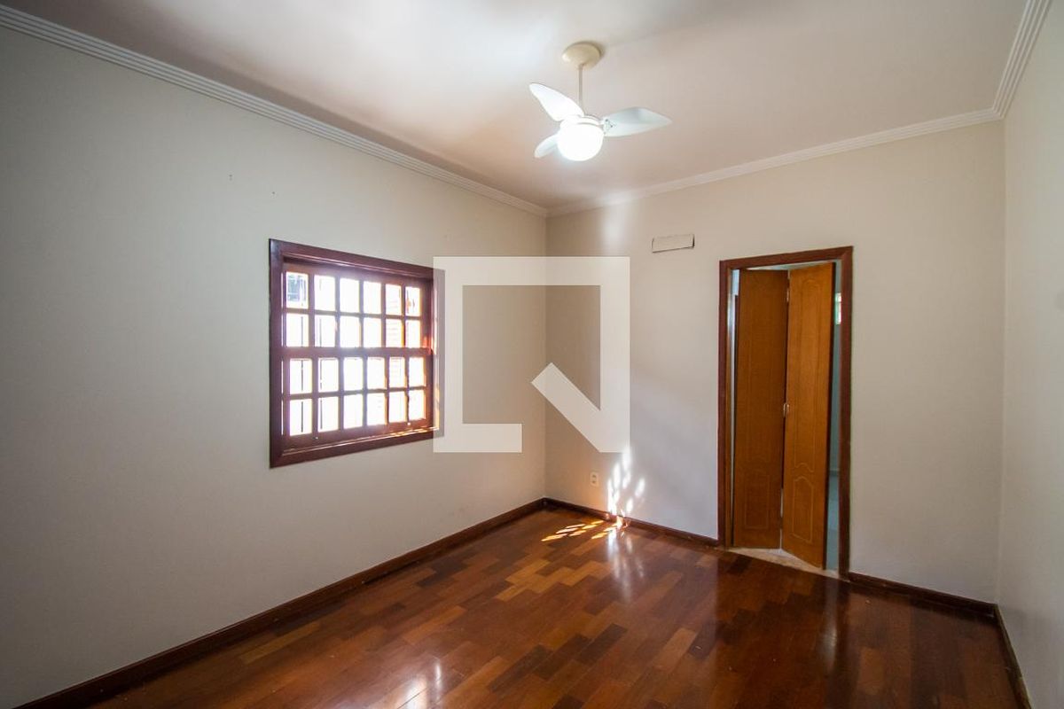 Casa à Venda - Taquaral, 3 Quartos,  312 m2 em , Campinas - sp | SoloBR