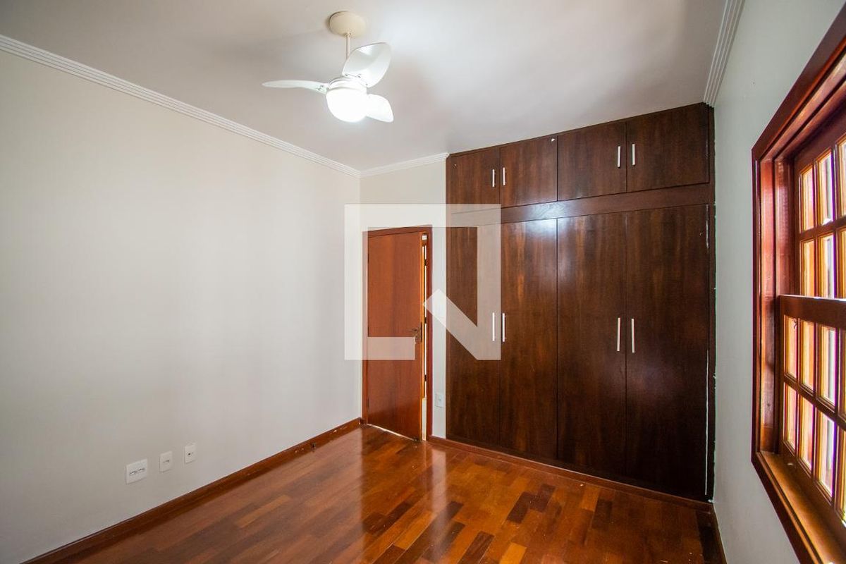 Casa à Venda - Taquaral, 3 Quartos,  312 m2 em , Campinas - sp | SoloBR
