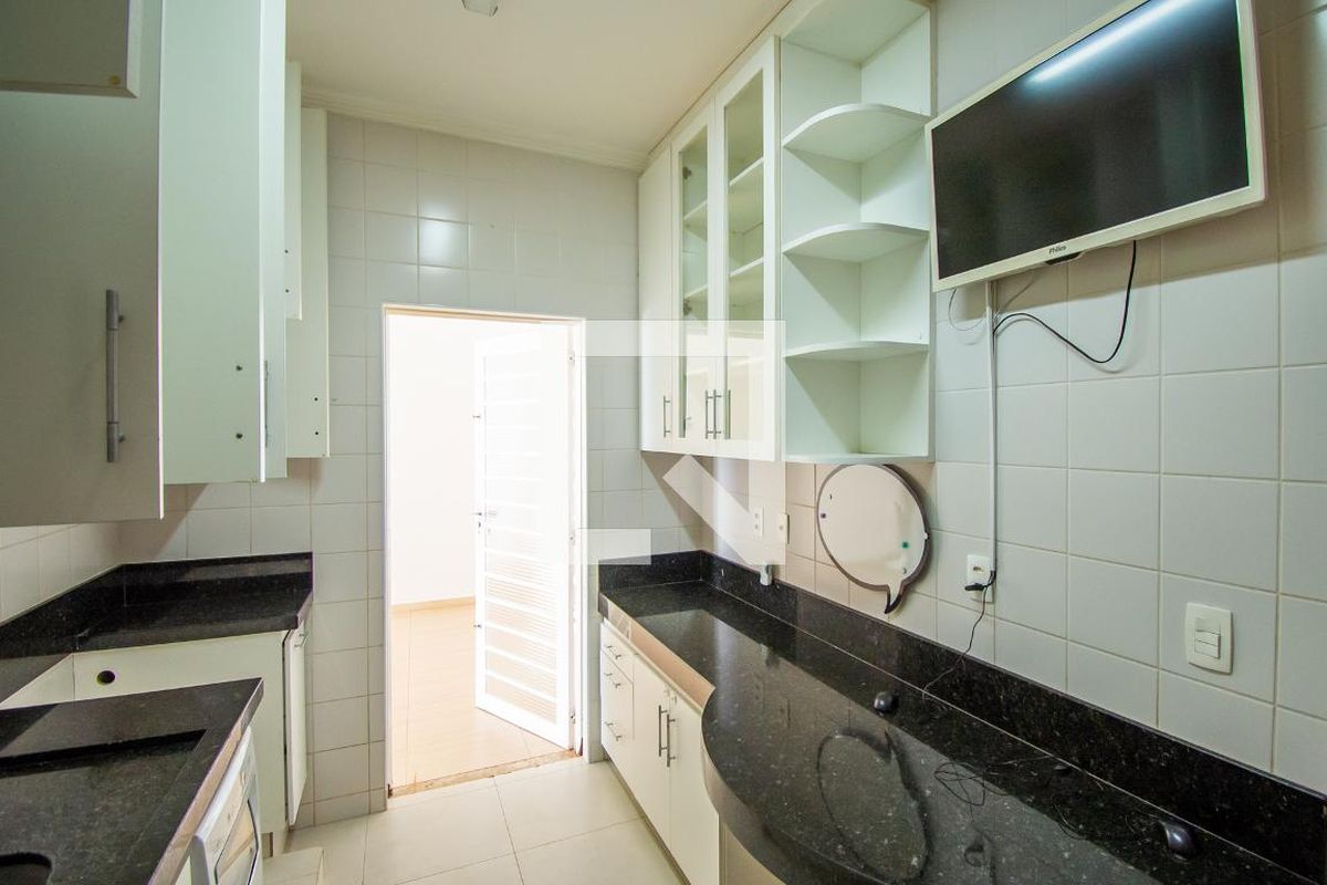 Casa à Venda - Taquaral, 3 Quartos,  312 m2 em , Campinas - sp | SoloBR