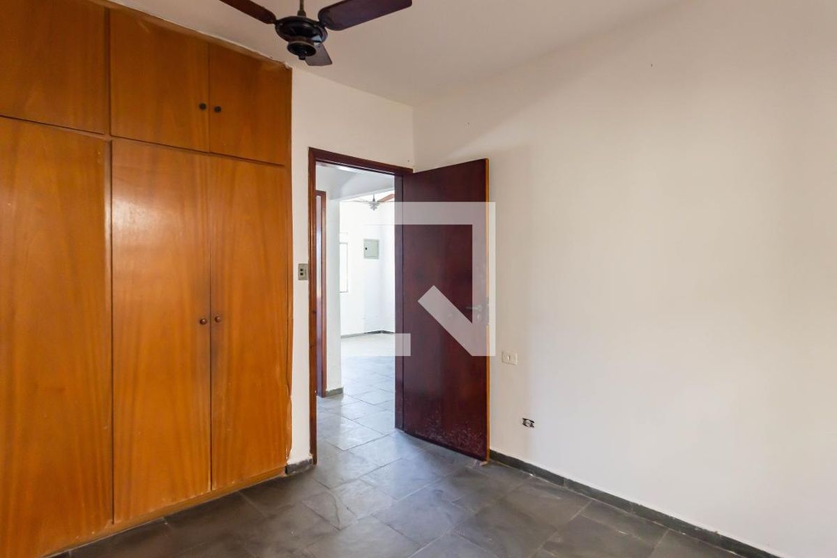 Casa, 2 quartos, 350 m² - Foto 23