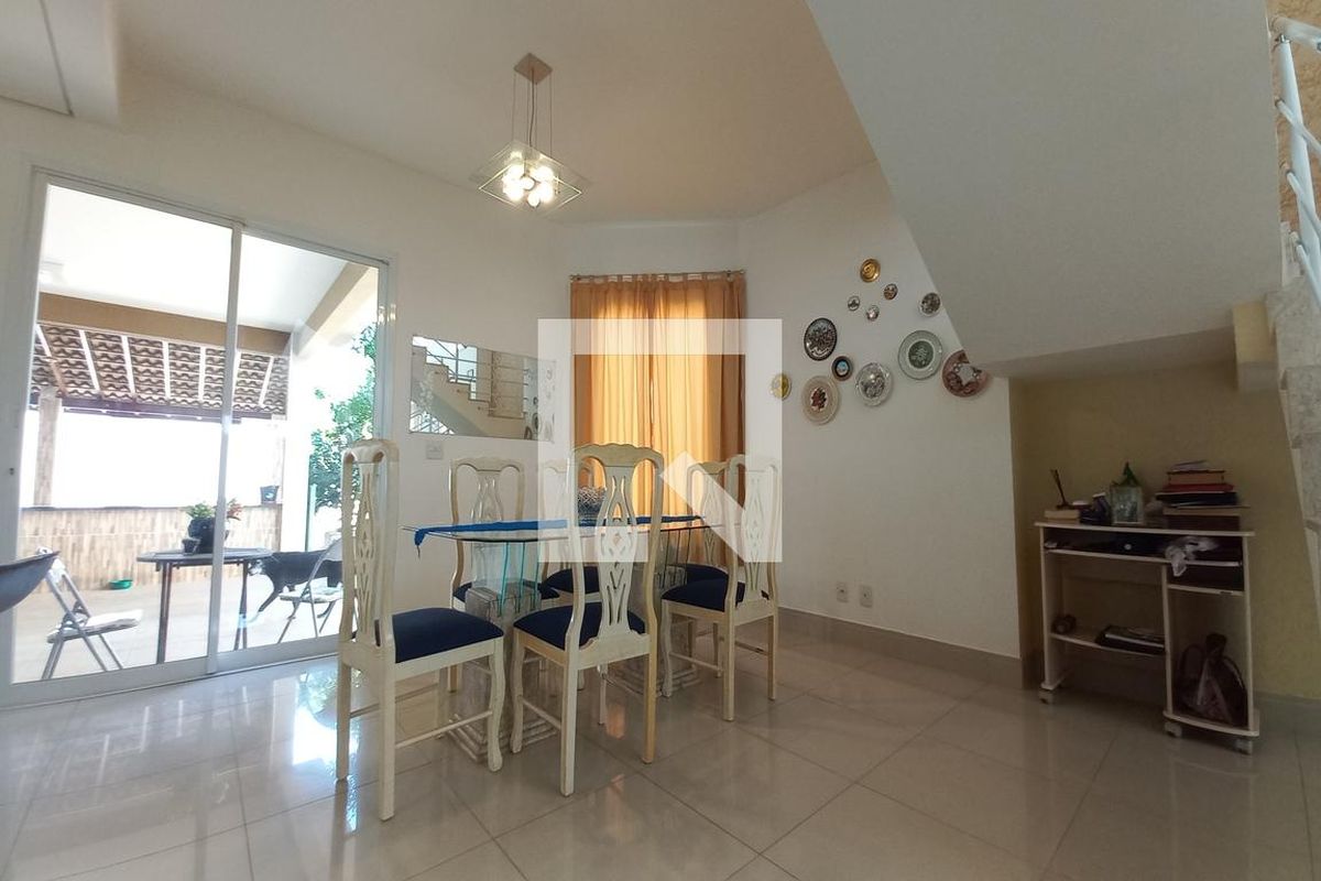 Casa à Venda - Swiss Park, 4 Quartos,  210 m2 em , Campinas - sp | SoloBR