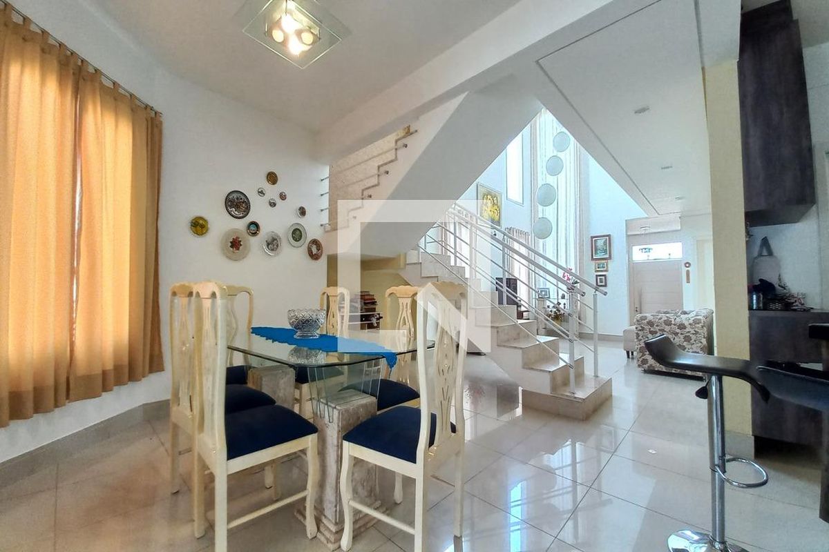 Casa à Venda - Swiss Park, 4 Quartos,  210 m2 em , Campinas - sp | SoloBR