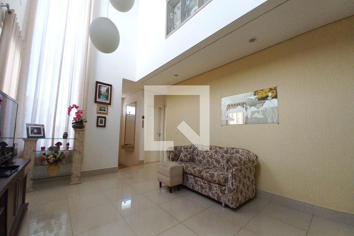 Casa à Venda - Swiss Park, 4 Quartos,  210 m2 em , Campinas - sp | SoloBR
