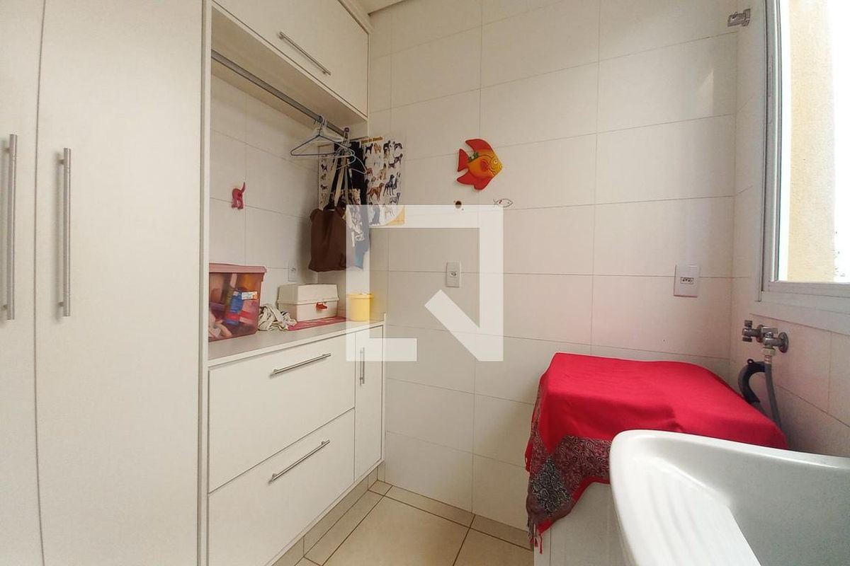 Casa à Venda - Swiss Park, 4 Quartos,  210 m2 em , Campinas - sp | SoloBR