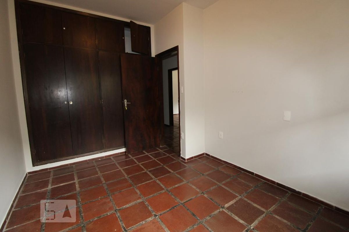 Casa à Venda - Barão Geraldo - Centro, 5 Quartos,  287 m2 em , Campinas - sp | SoloBR