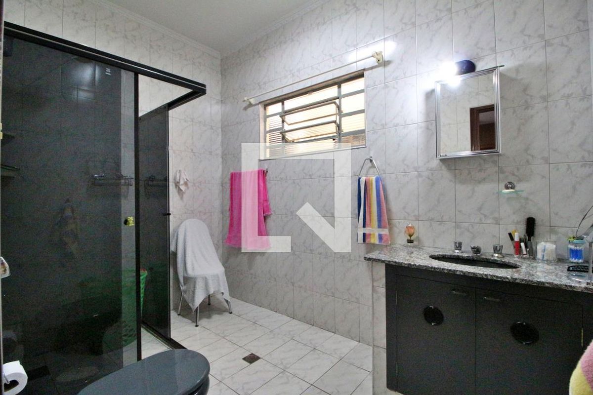 Casa à Venda - Jardim do Lago, 3 Quartos,  180 m2 em , Campinas - sp | SoloBR