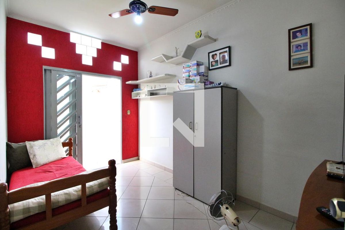 Casa à Venda - Jardim do Lago, 3 Quartos,  180 m2 em , Campinas - sp | SoloBR