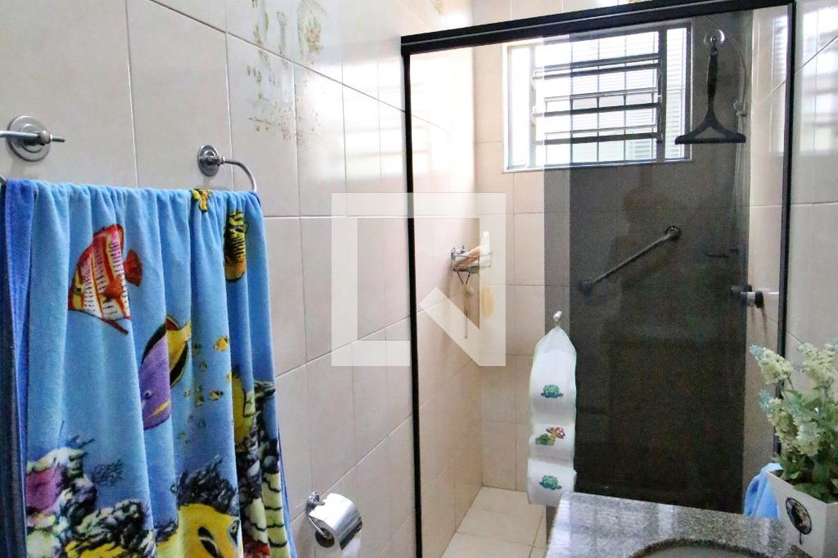 Casa à Venda - Jardim do Lago, 3 Quartos,  180 m2 em , Campinas - sp | SoloBR