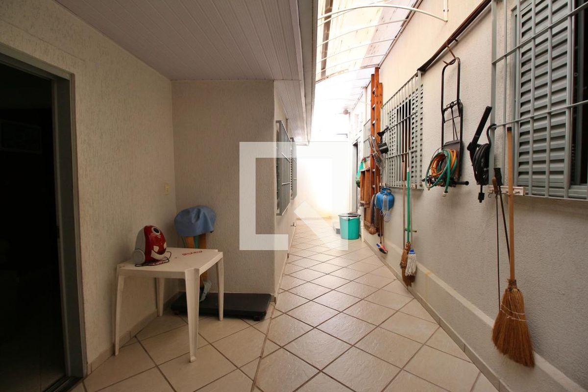 Casa à Venda - Jardim do Lago, 3 Quartos,  180 m2 em , Campinas - sp | SoloBR