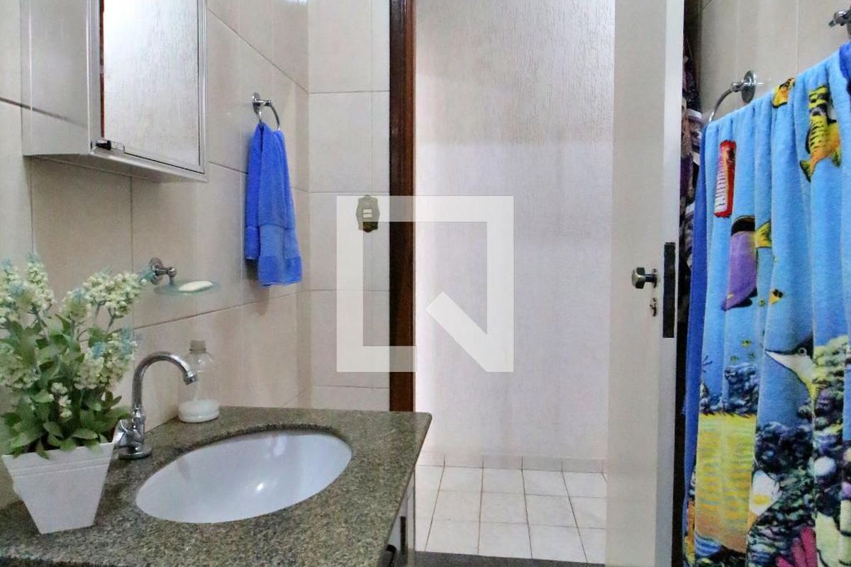 Casa à Venda - Jardim do Lago, 3 Quartos,  180 m2 em , Campinas - sp | SoloBR