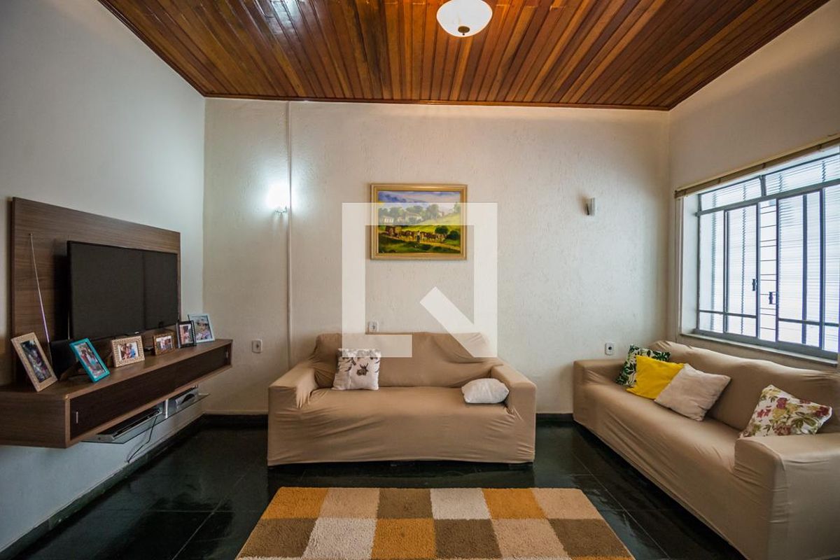 Casa à Venda - Cambuí, 4 Quartos,  254 m2 em , Campinas - sp | SoloBR