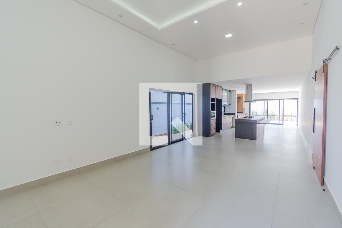 Casa à Venda - Swiss Park, 3 Quartos,  205 m2 em , Campinas - sp | SoloBR