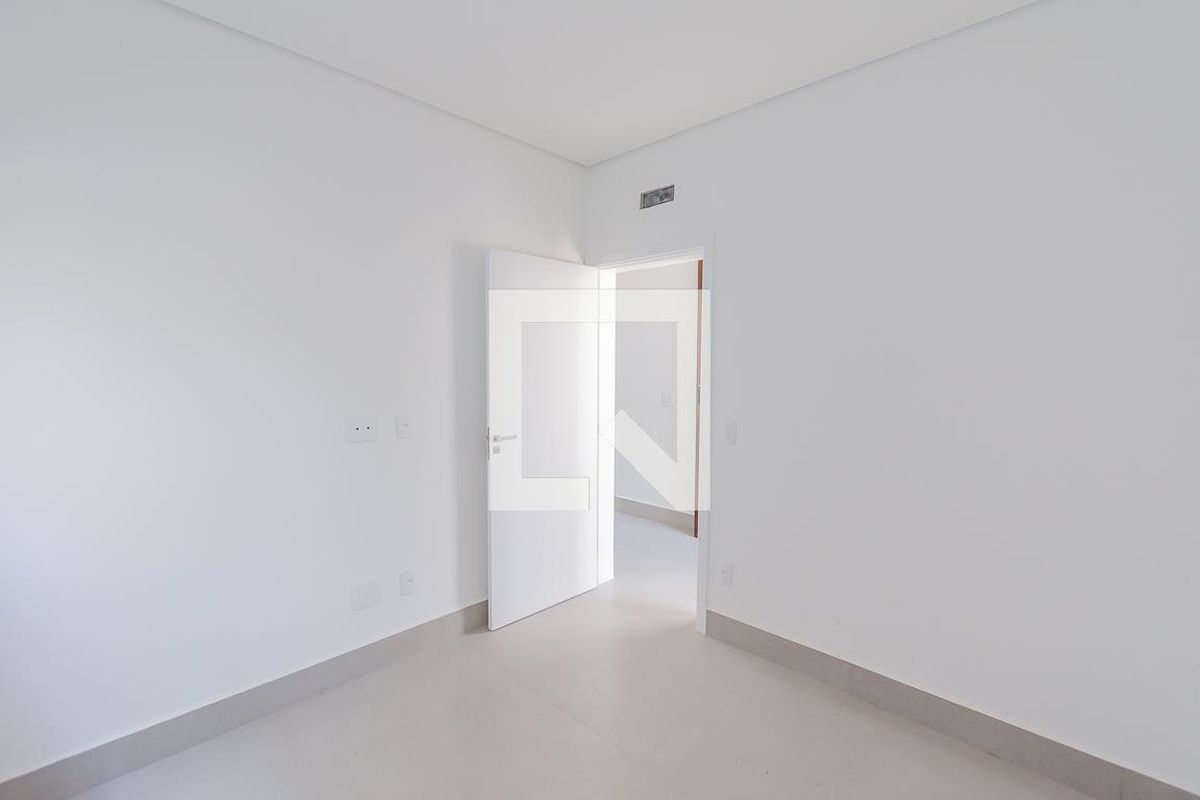 Casa à Venda - Swiss Park, 3 Quartos,  205 m2 em , Campinas - sp | SoloBR