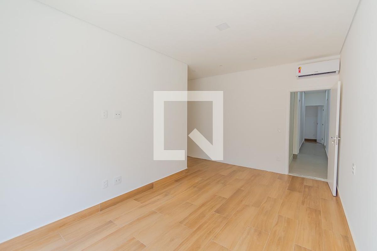Casa à Venda - Swiss Park, 3 Quartos,  205 m2 em , Campinas - sp | SoloBR
