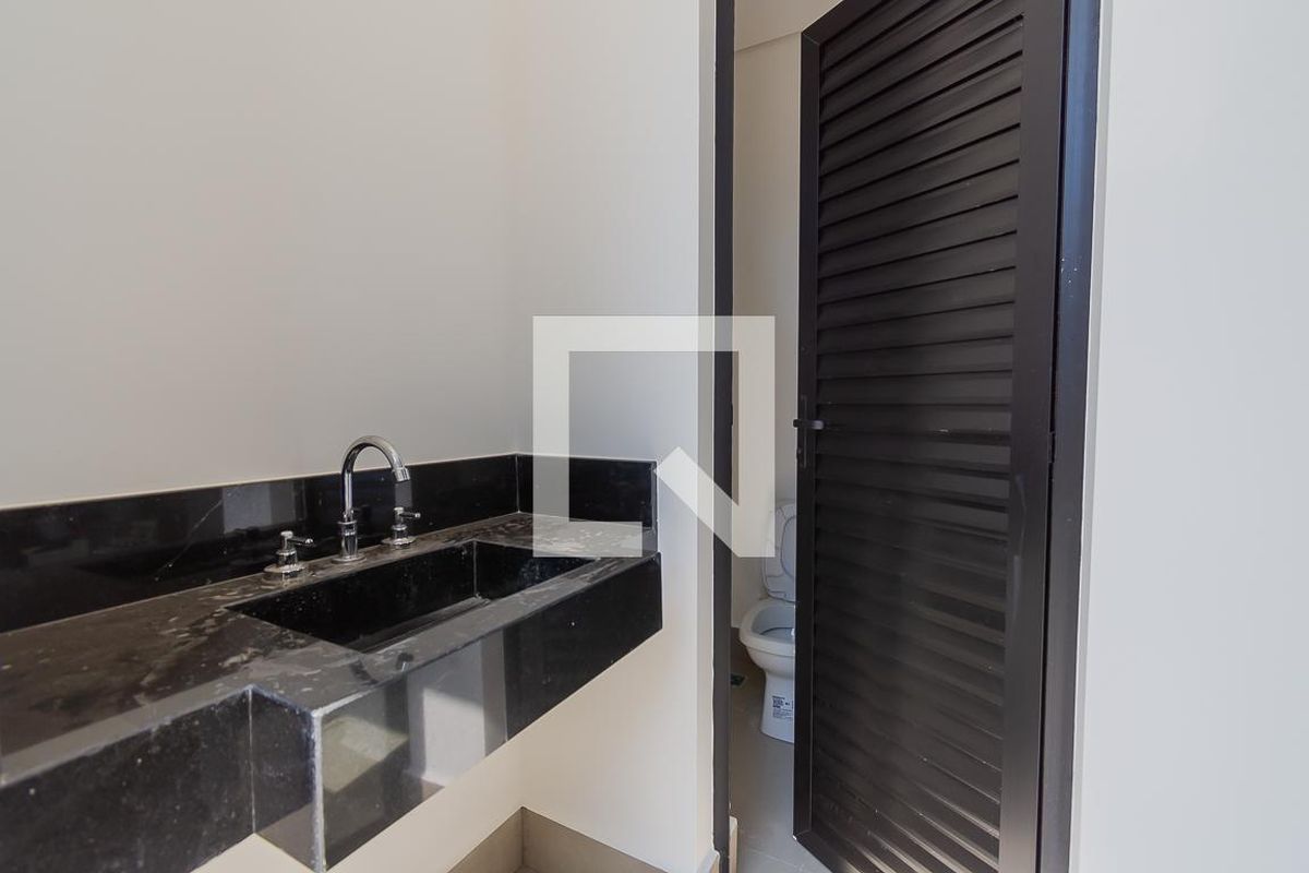 Casa à Venda - Swiss Park, 3 Quartos,  205 m2 em , Campinas - sp | SoloBR