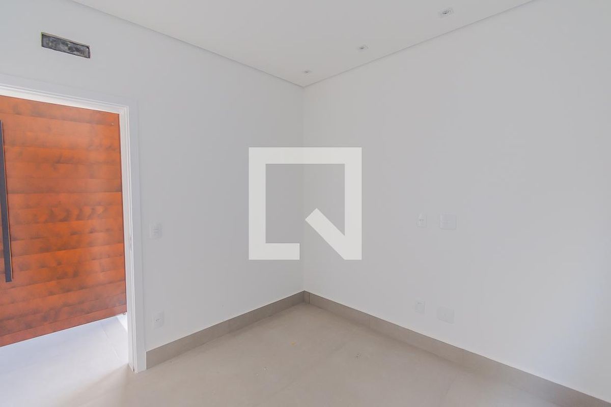 Casa à Venda - Swiss Park, 3 Quartos,  205 m2 em , Campinas - sp | SoloBR