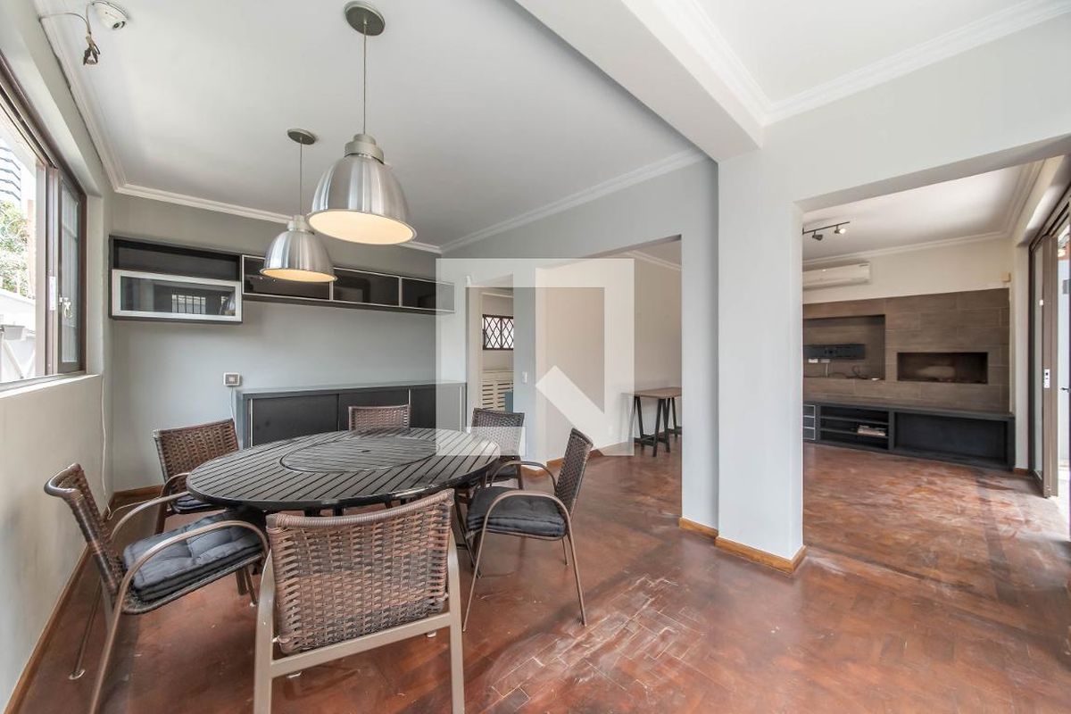 Casa, 3 quartos, 250 m² - Foto 1