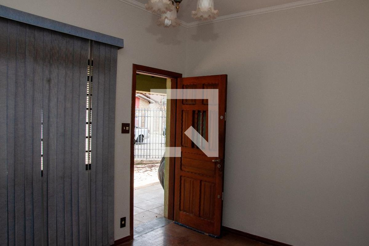 Casa à Venda - Taquaral, 3 Quartos,  140 m2 em , Campinas - sp | SoloBR