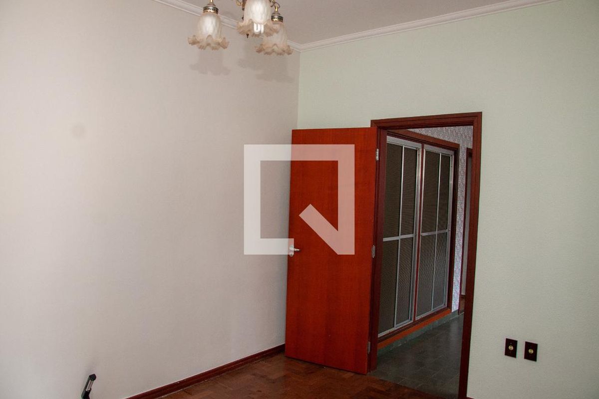Casa à Venda - Taquaral, 3 Quartos,  140 m2 em , Campinas - sp | SoloBR