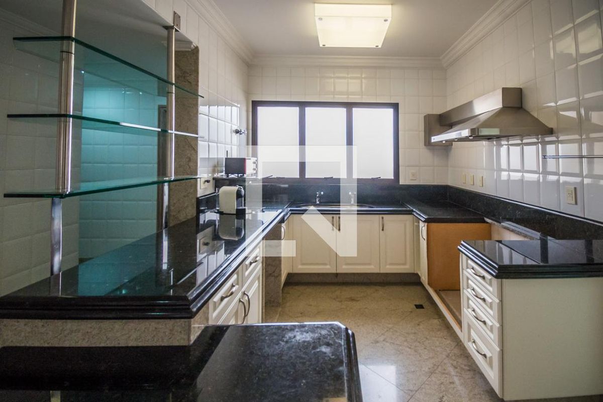 Apartamento à Venda - Cambuí, 6 Quartos,  490 m2 em , Campinas - sp | SoloBR