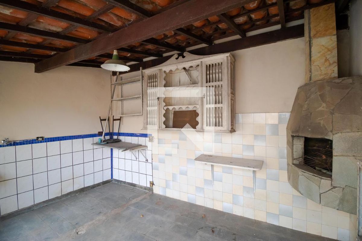 Casa à Venda - Centro, 3 Quartos,  300 m2 em , Campinas - sp | SoloBR