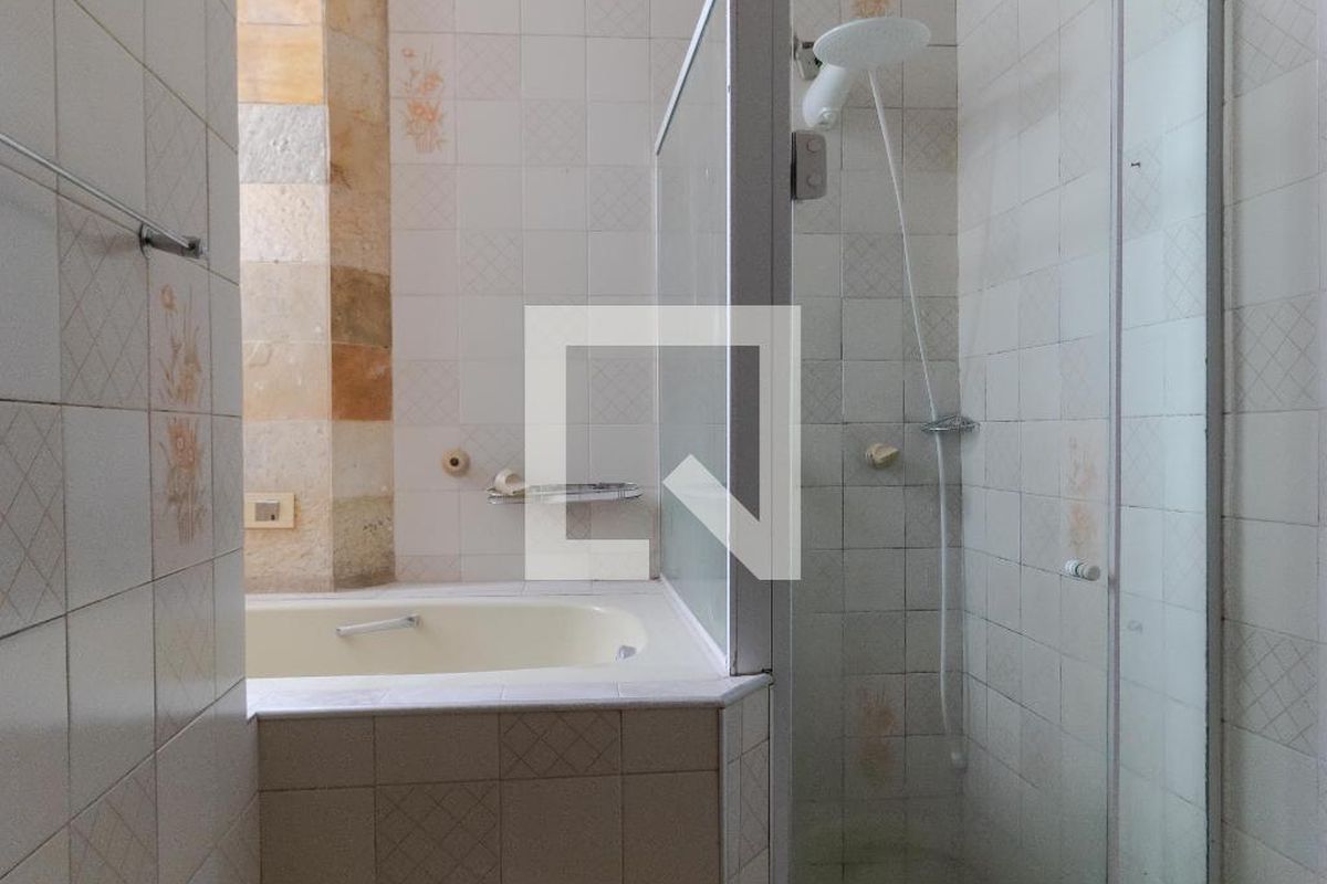 Casa à Venda - Centro, 3 Quartos,  300 m2 em , Campinas - sp | SoloBR