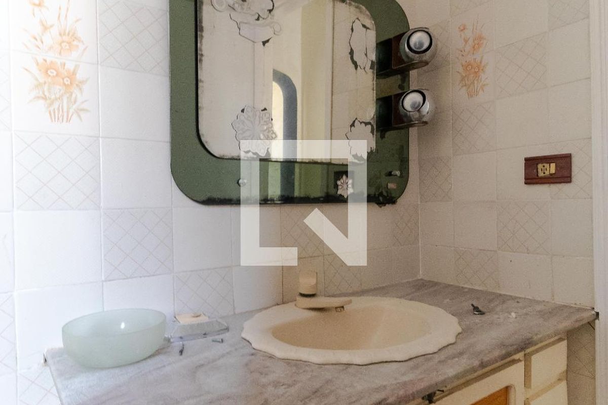 Casa à Venda - Centro, 3 Quartos,  300 m2 em , Campinas - sp | SoloBR