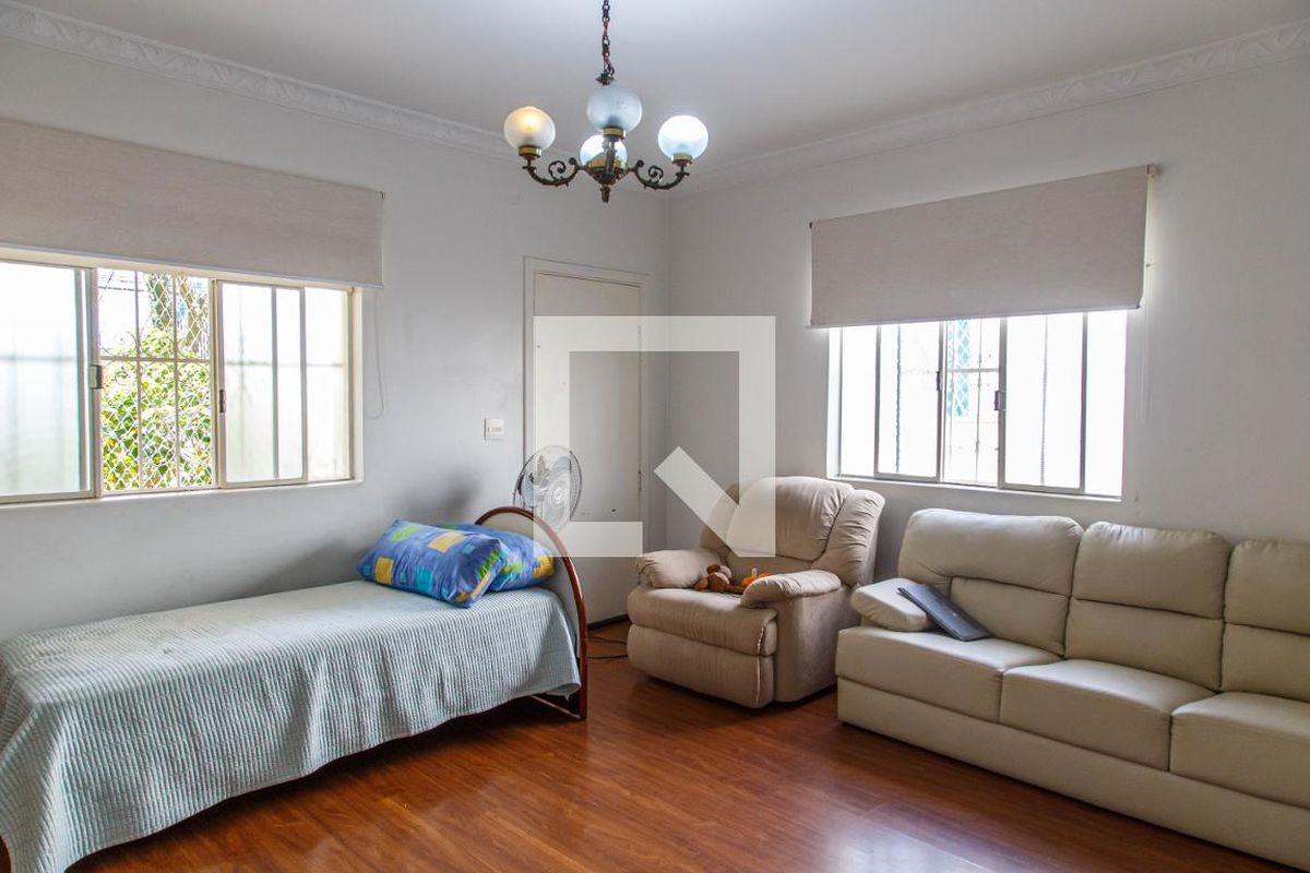 Casa, 3 quartos, 240 m² - Foto 2