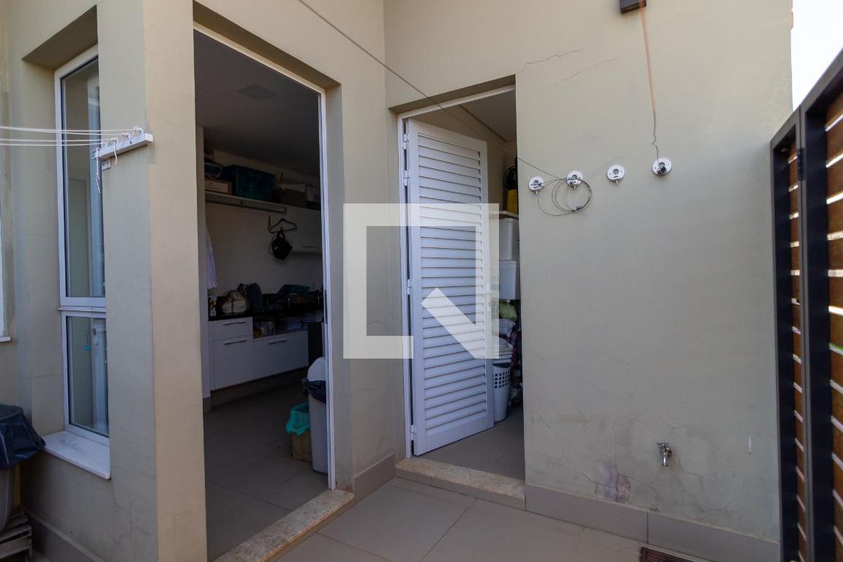 Casa à Venda - Swiss Park, 5 Quartos,  412 m2 em , Campinas - sp | SoloBR