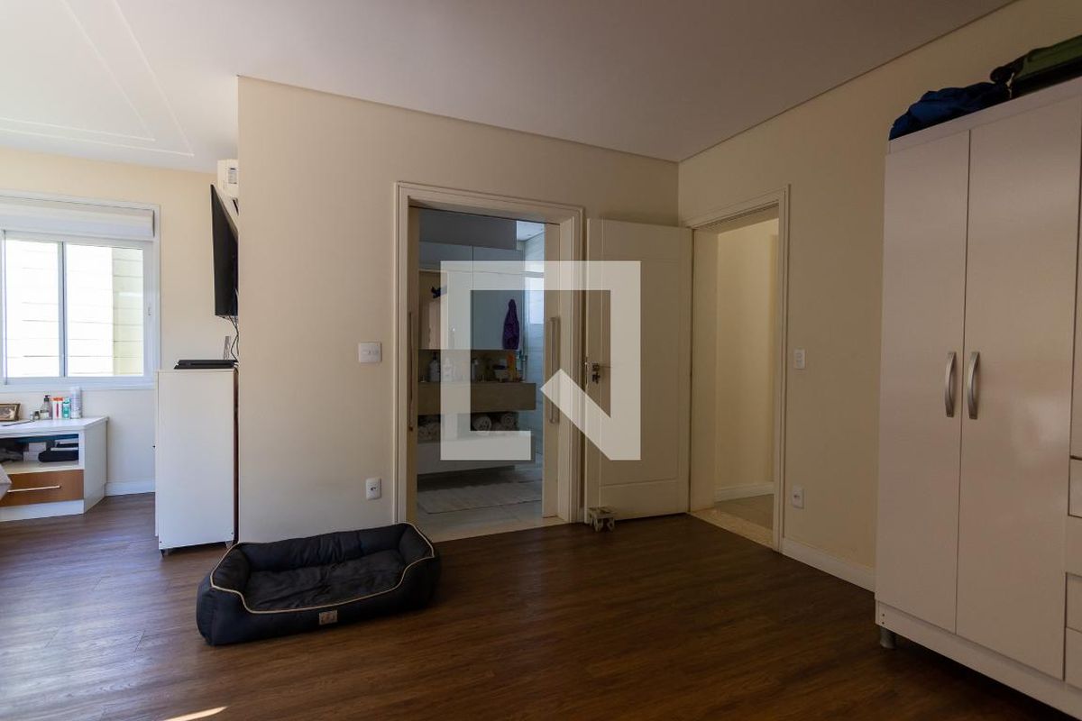 Casa à Venda - Swiss Park, 5 Quartos,  412 m2 em , Campinas - sp | SoloBR