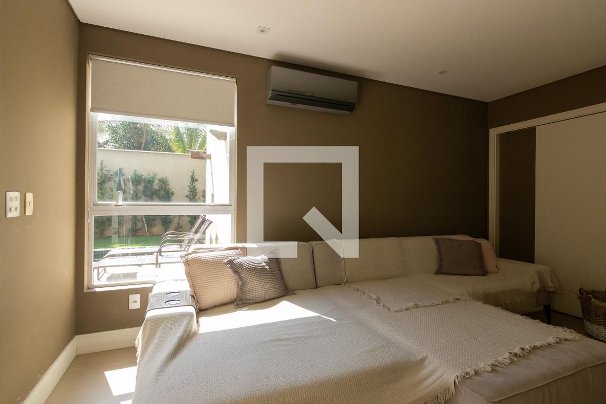 Casa à Venda - Swiss Park, 5 Quartos,  412 m2 em , Campinas - sp | SoloBR