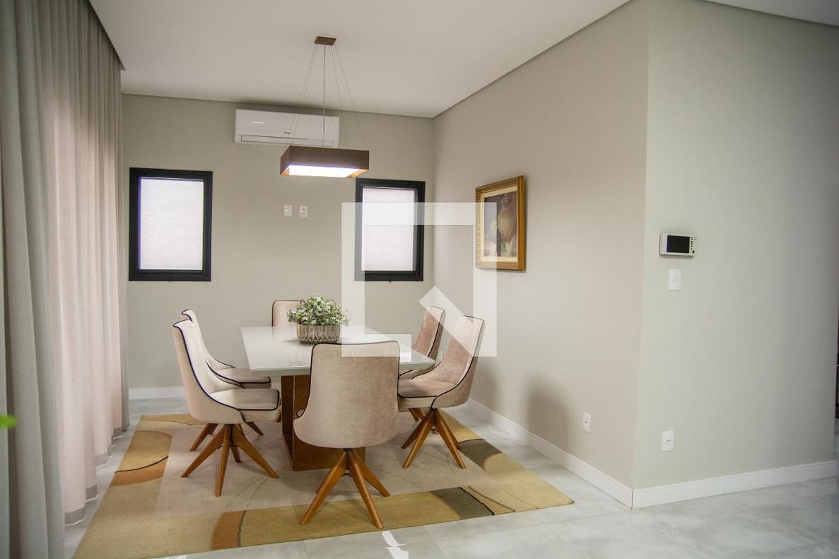 Casa à Venda - Swiss Park, 2 Quartos,  190 m2 em , Campinas - sp | SoloBR