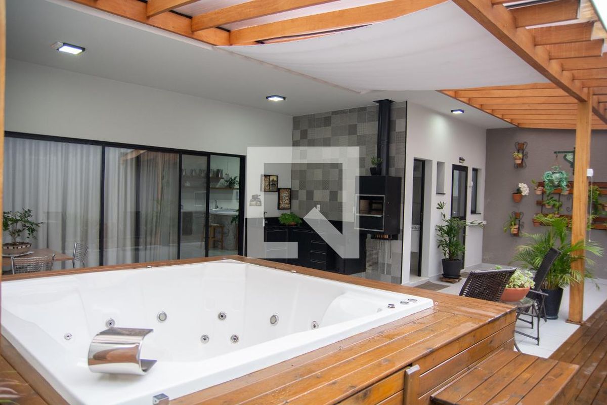 Casa à Venda - Swiss Park, 2 Quartos,  190 m2 em , Campinas - sp | SoloBR