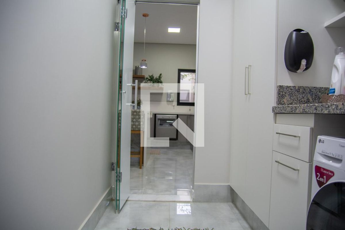 Casa à Venda - Swiss Park, 2 Quartos,  190 m2 em , Campinas - sp | SoloBR