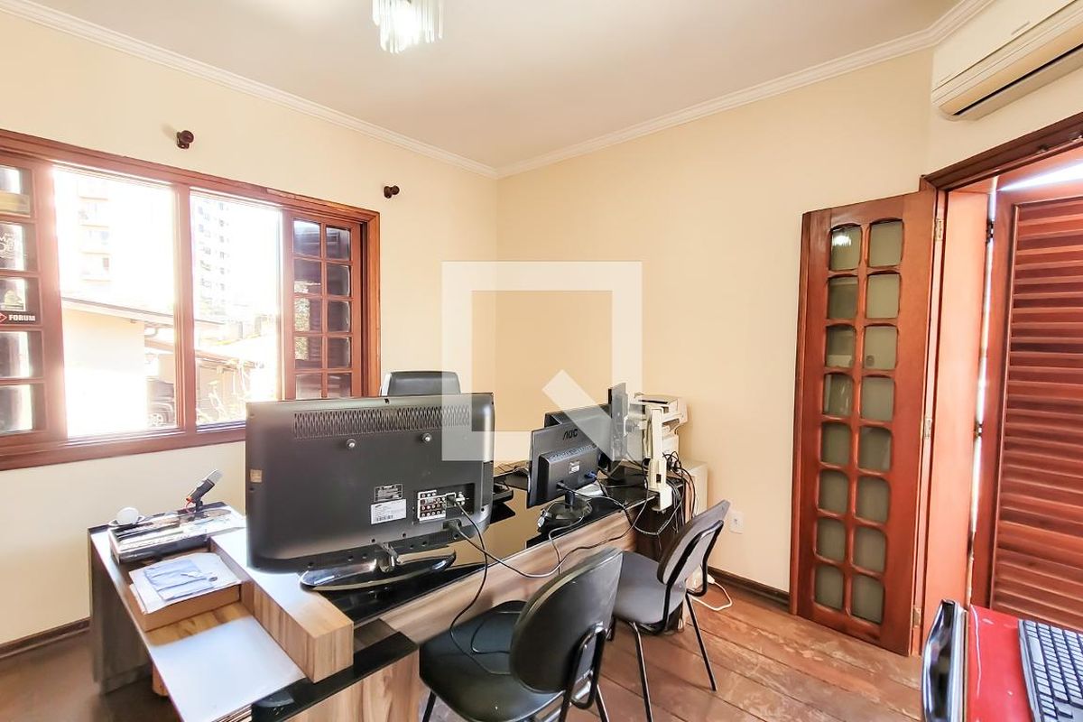 Casa à Venda - Jardim Flamboyant, 4 Quartos,  498 m2 em , Campinas - sp | SoloBR