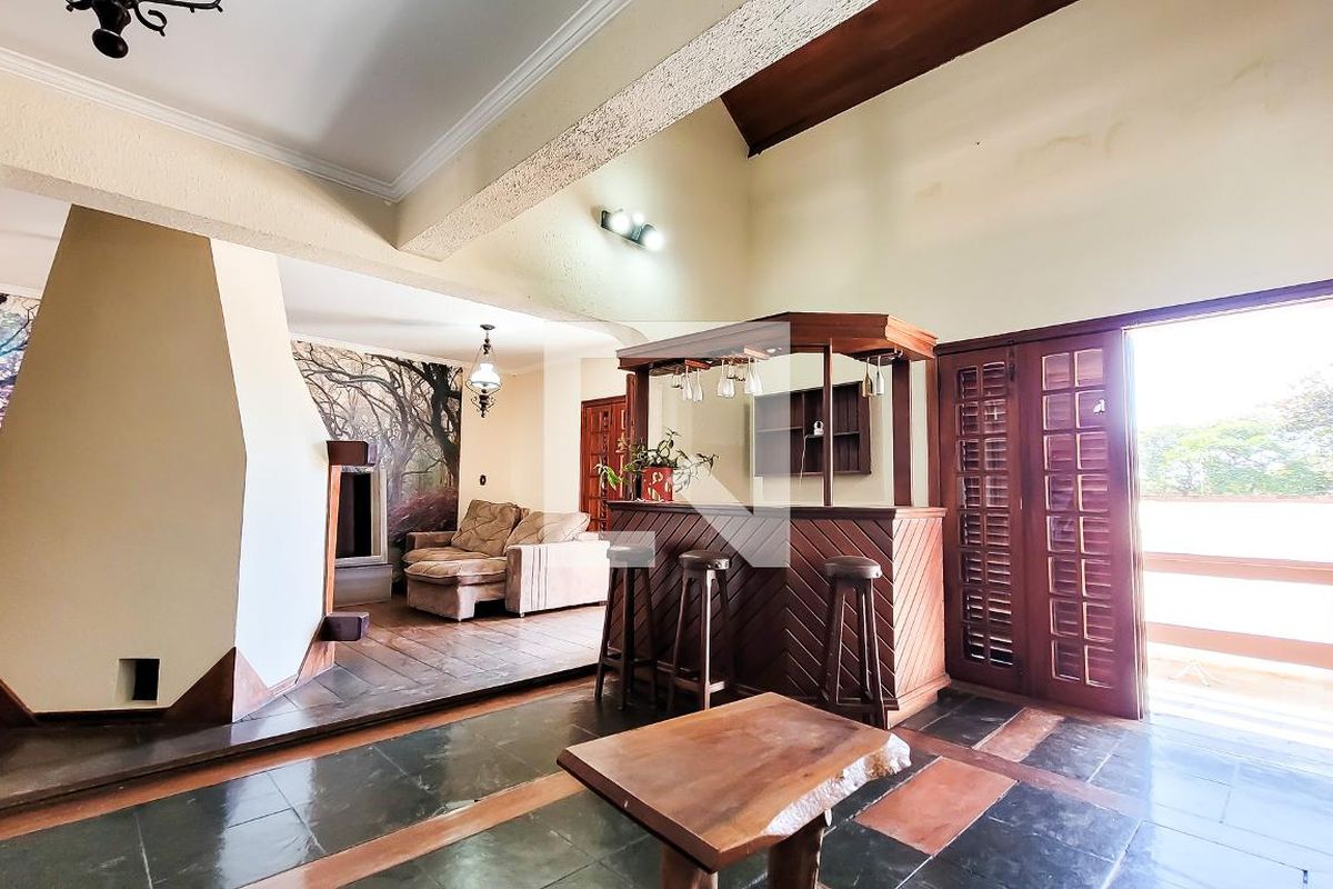 Casa à Venda - Jardim Flamboyant, 4 Quartos,  498 m2 em , Campinas - sp | SoloBR