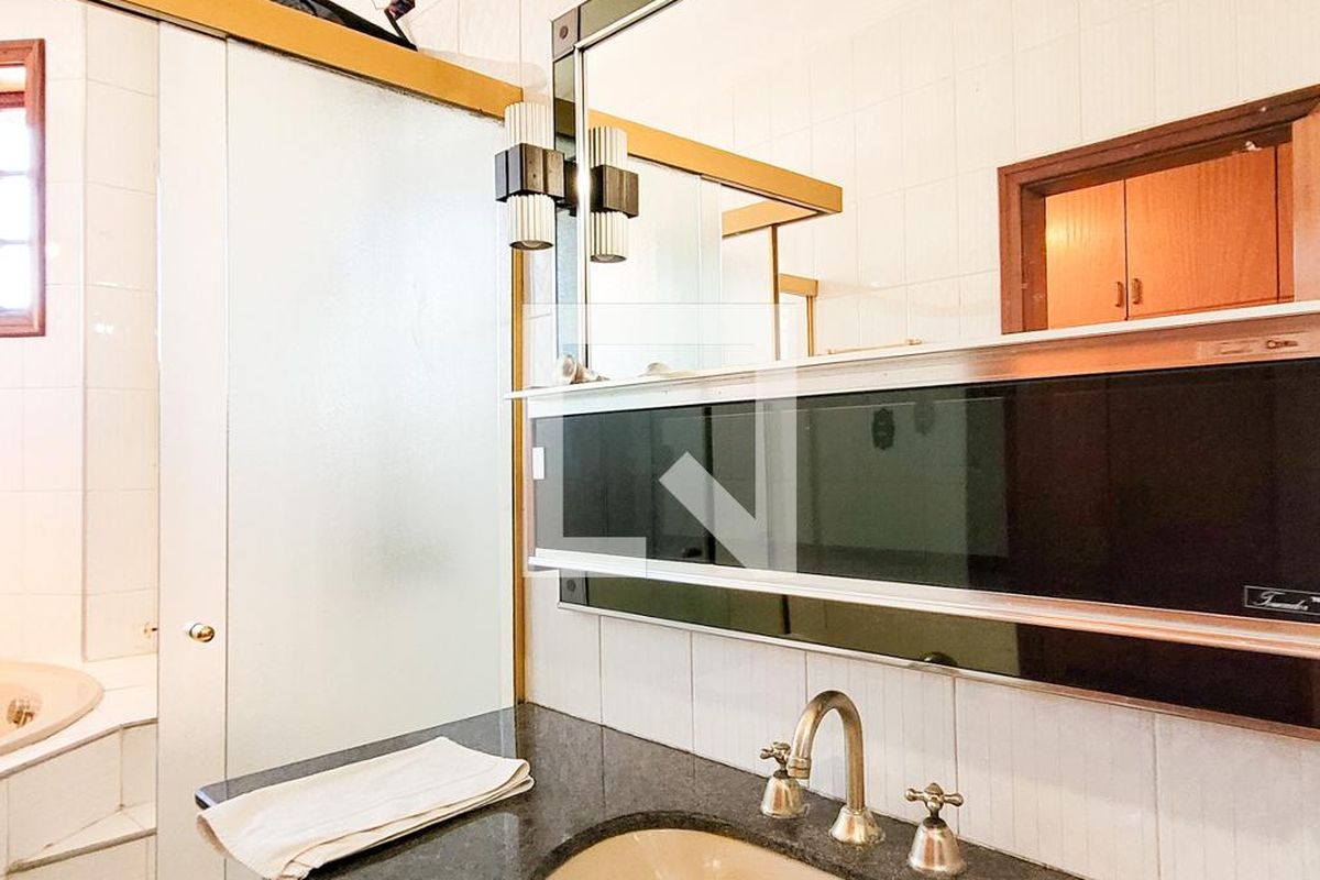 Casa à Venda - Jardim Flamboyant, 4 Quartos,  498 m2 em , Campinas - sp | SoloBR
