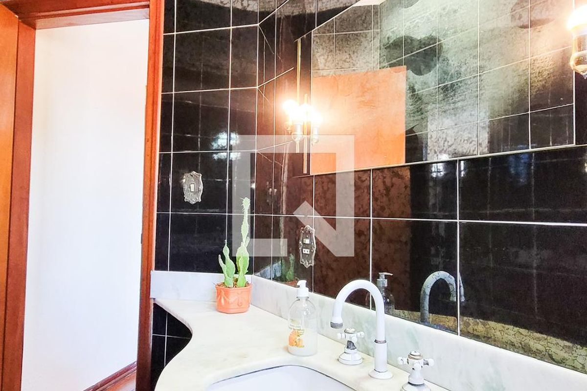 Casa à Venda - Jardim Flamboyant, 4 Quartos,  498 m2 em , Campinas - sp | SoloBR