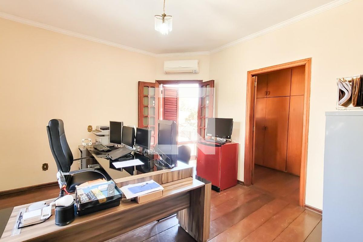 Casa à Venda - Jardim Flamboyant, 4 Quartos,  498 m2 em , Campinas - sp | SoloBR