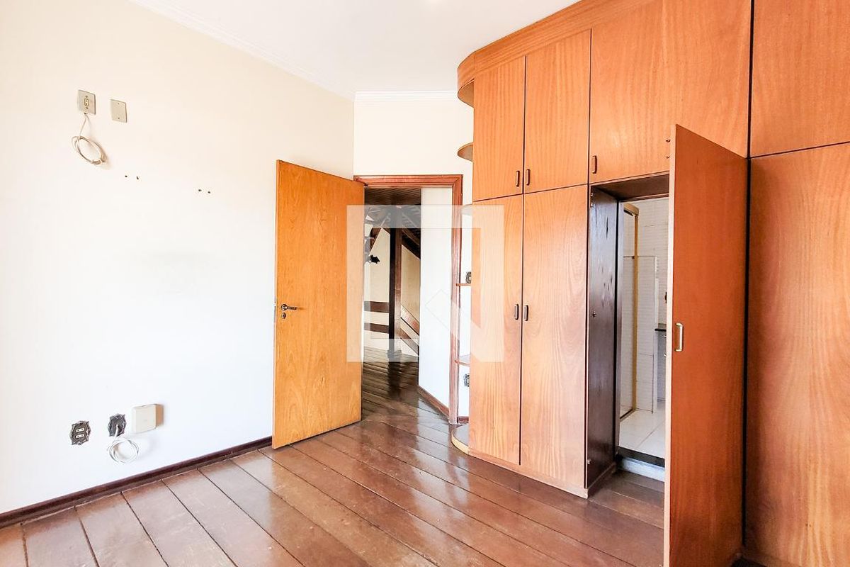 Casa à Venda - Jardim Flamboyant, 4 Quartos,  498 m2 em , Campinas - sp | SoloBR