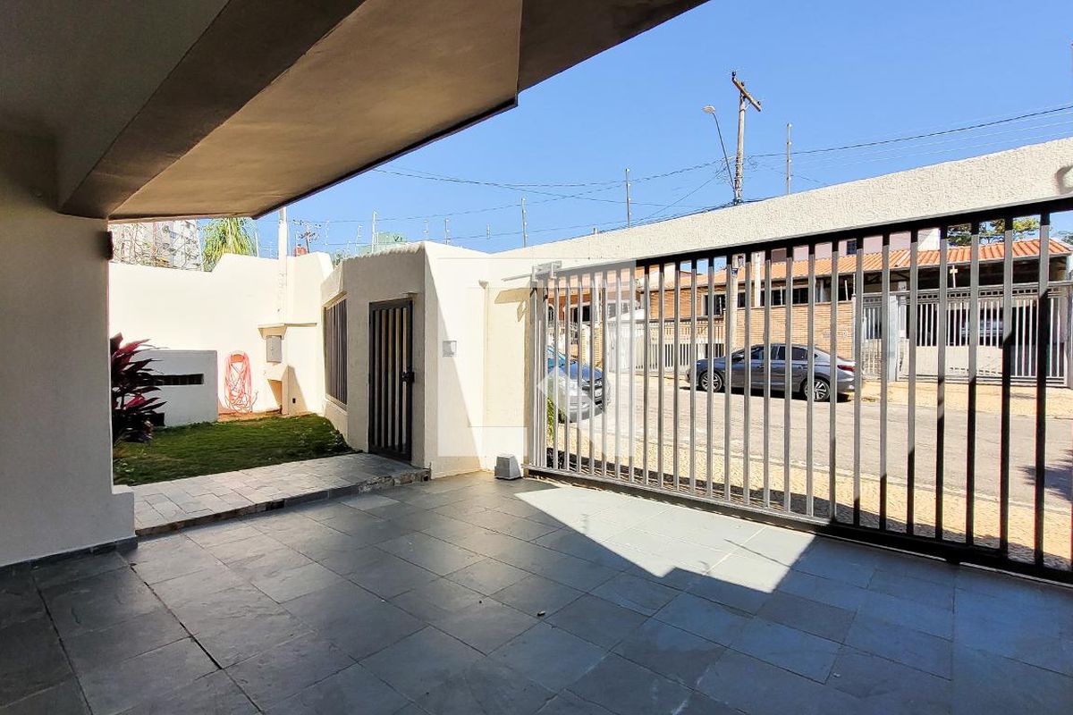 Casa à Venda - Jardim Flamboyant, 4 Quartos,  498 m2 em , Campinas - sp | SoloBR