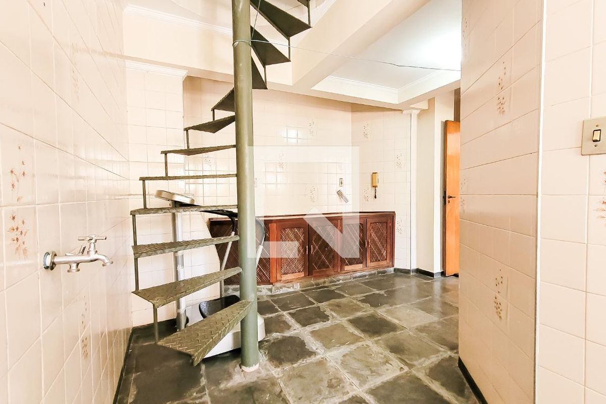 Casa à Venda - Jardim Flamboyant, 4 Quartos,  498 m2 em , Campinas - sp | SoloBR