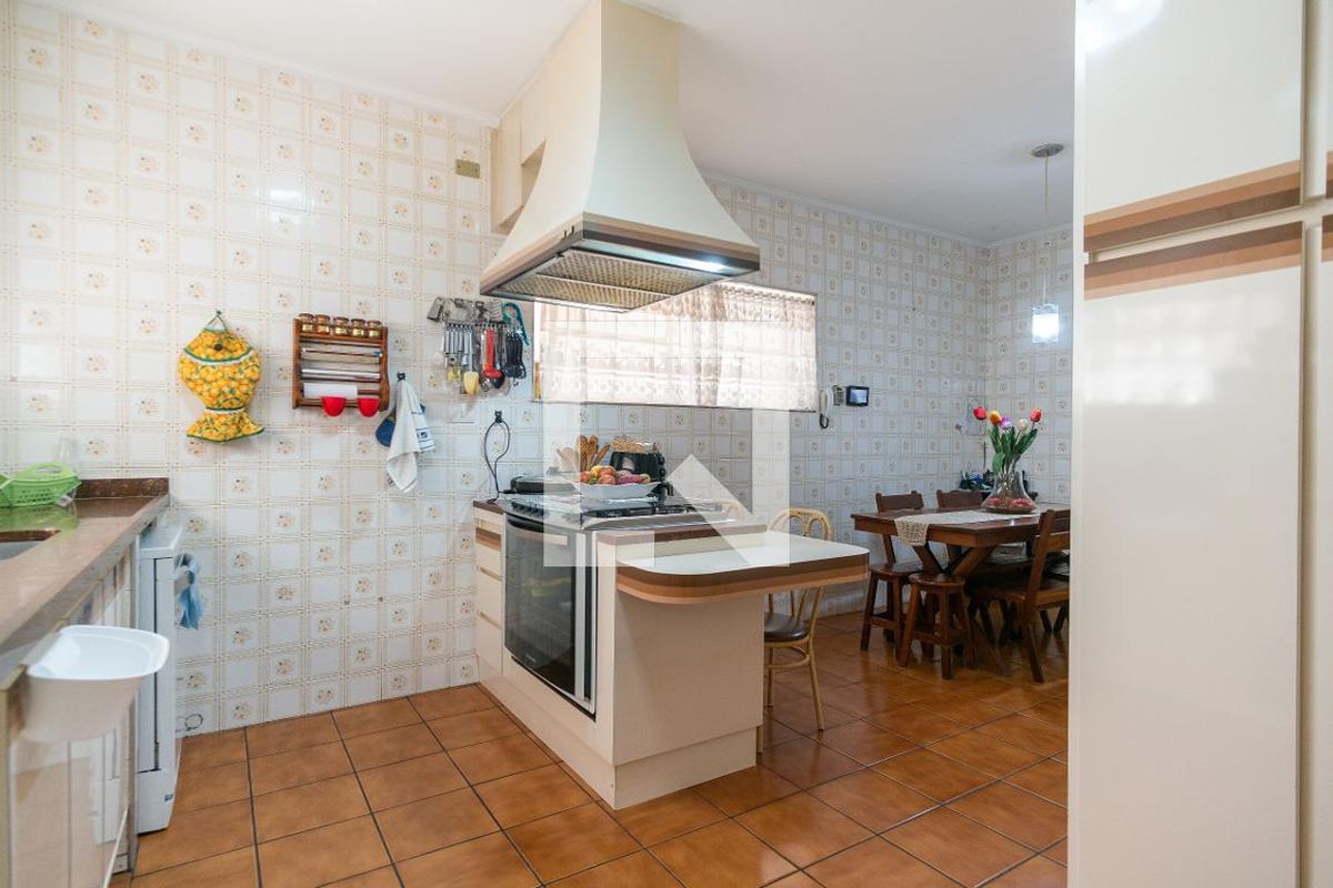 Casa, 3 quartos, 230 m² - Foto 77