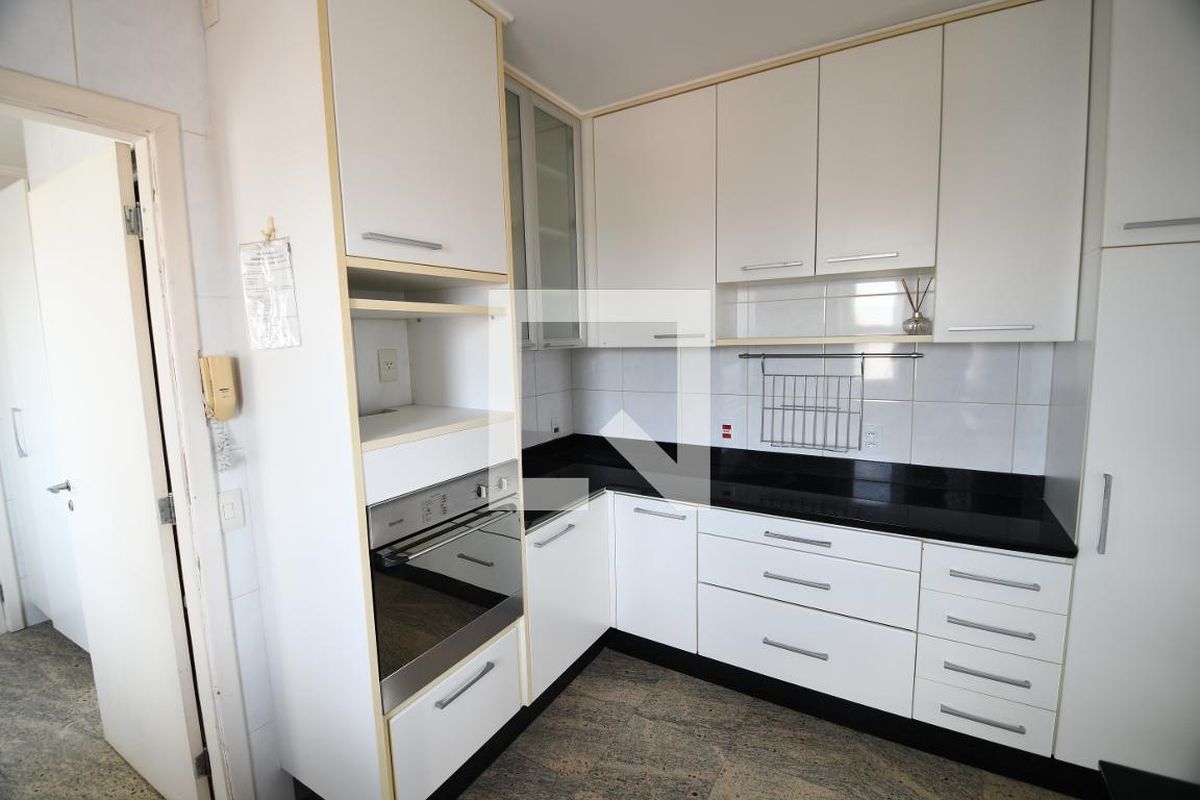 Apartamento à Venda - Mansões Santo Antônio, 4 Quartos,  213 m2 em , Campinas - sp | SoloBR