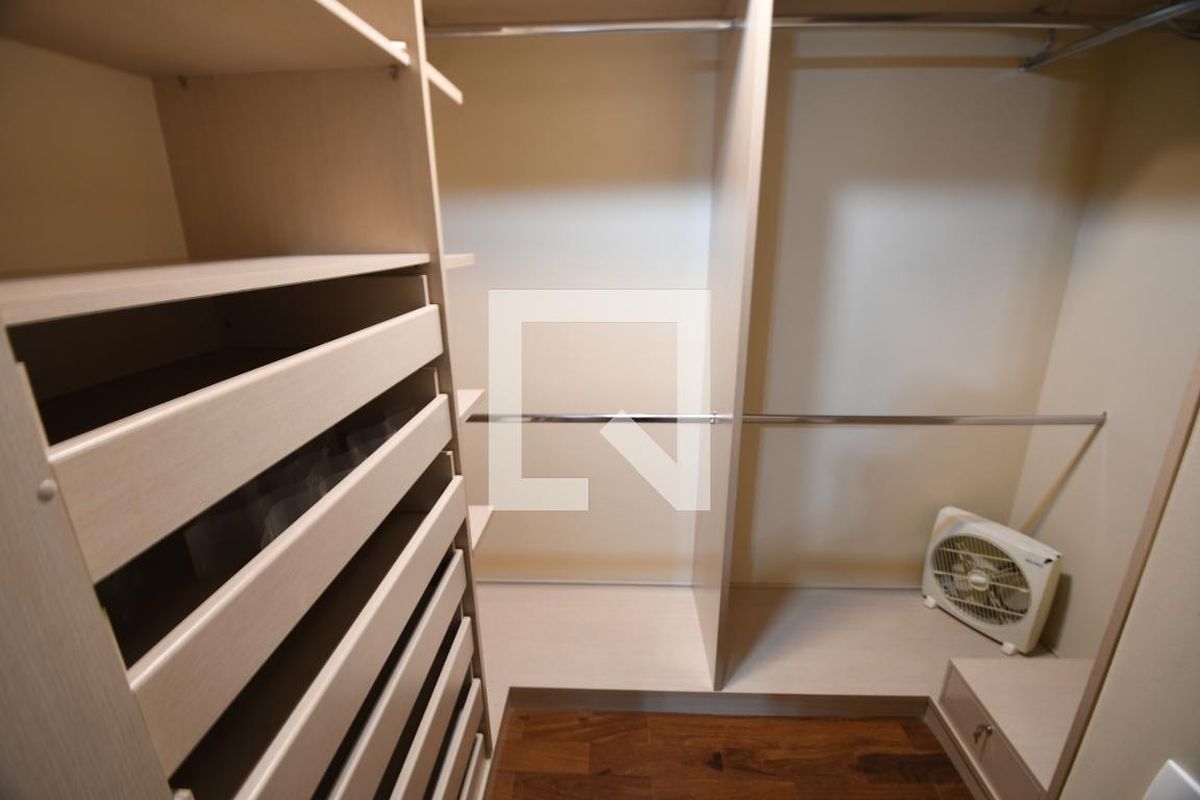 Apartamento à Venda - Mansões Santo Antônio, 4 Quartos,  213 m2 em , Campinas - sp | SoloBR