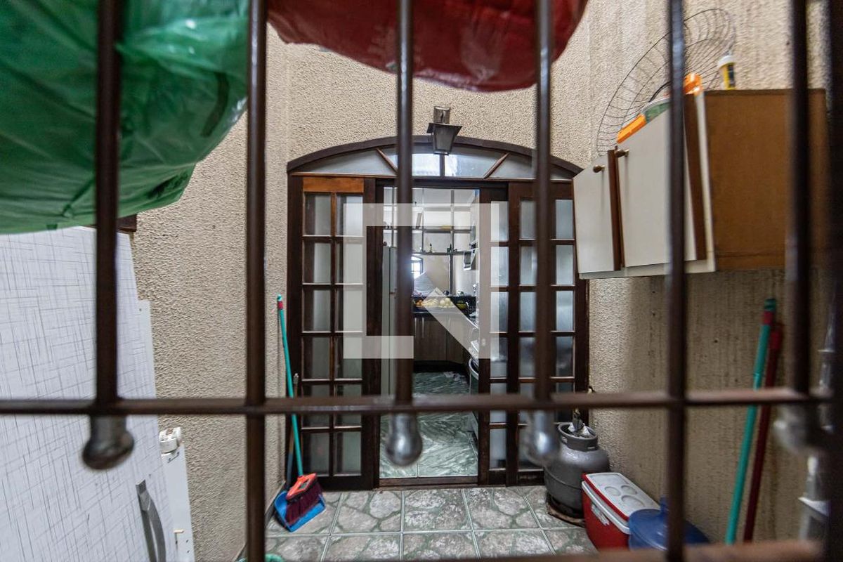 Casa, 2 quartos, 270 m² - Foto 14