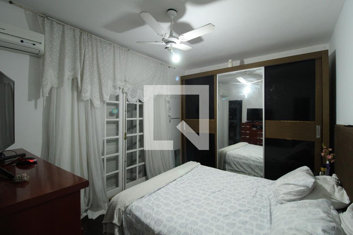 Casa, 4 quartos, 240 m² - Foto 48