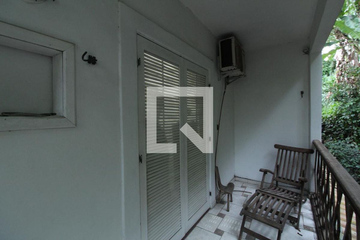 Casa, 4 quartos, 240 m² - Foto 62