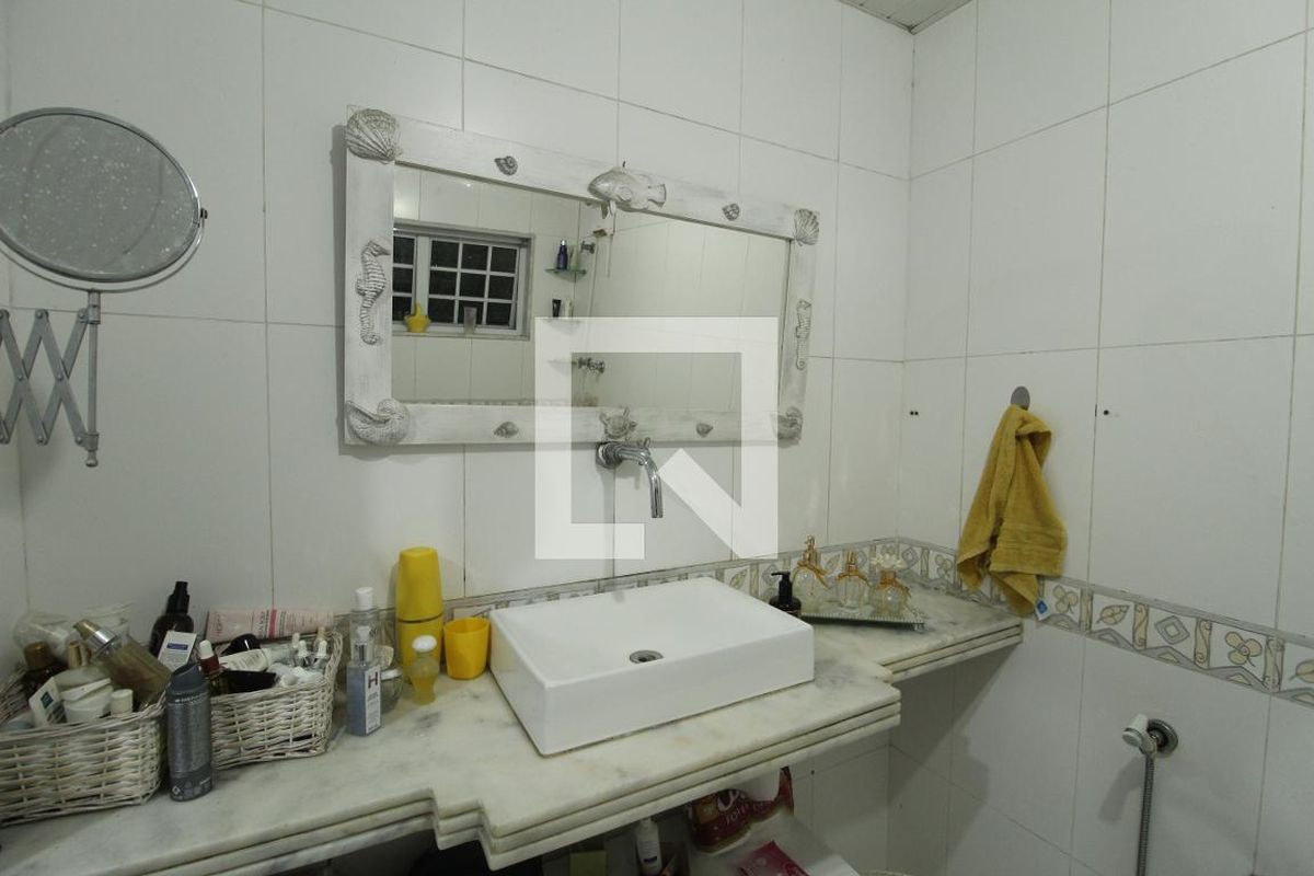 Casa, 4 quartos, 240 m² - Foto 70