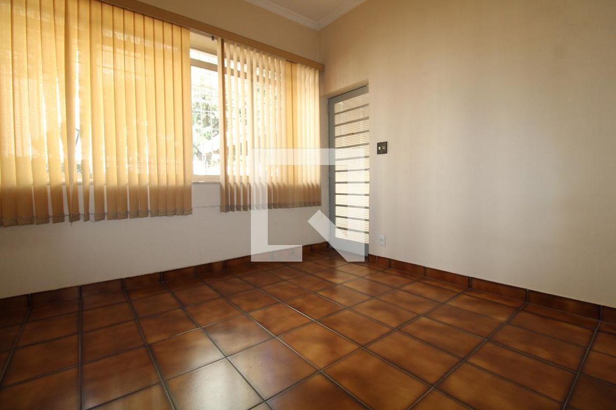 Casa à Venda - Taquaral, 3 Quartos,  190 m2 em , Campinas - sp | SoloBR